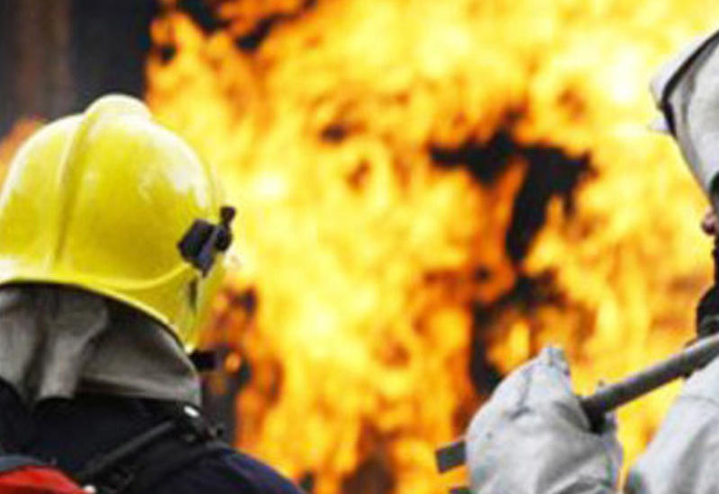 Страшный пожар в бакинском кафе, эвакуировано 12 человек