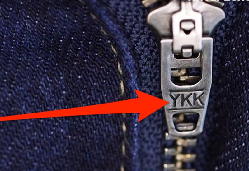 Проверь: что означают буквы YKK на застежке-молнии?