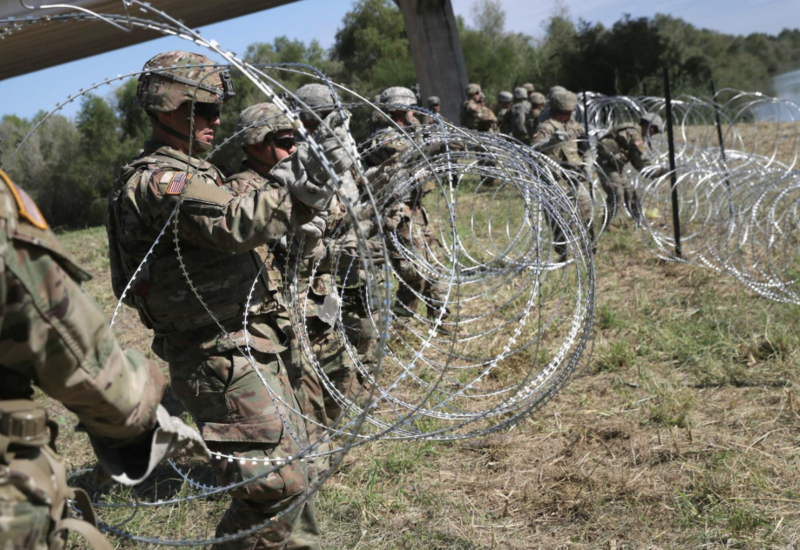 Пентагон увеличит количество военных на границе с Мексикой