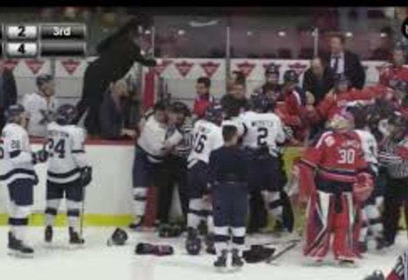 Жёсткая массовая драка во время хоккейного матча в Канаде