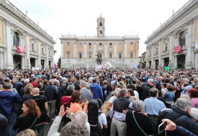 Рим охватили массовые протесты