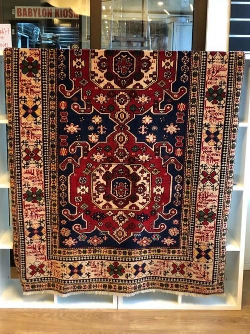 В Швеции продаются азербайджанские ковры