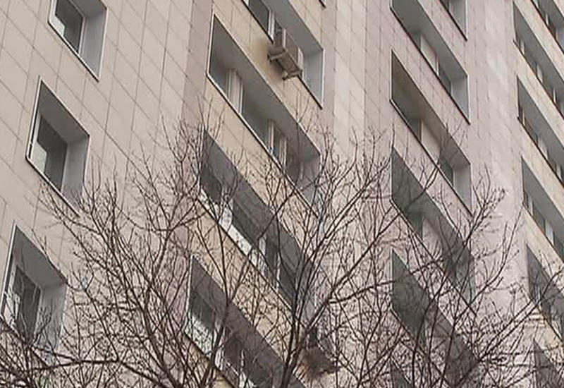 140-килограммовый москвич выпал с 12-го этажа и выжил