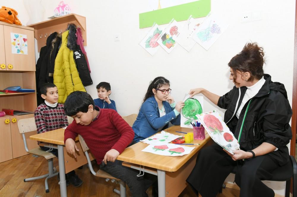 Первый вице-президент Мехрибан Алиева посетила специальную школу №268 в Баку - ФОТО