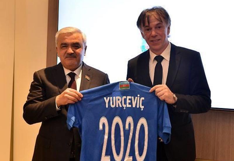 Futbol üzrə Azərbaycan millisinin baş məşqçisi müəyyənləşdi