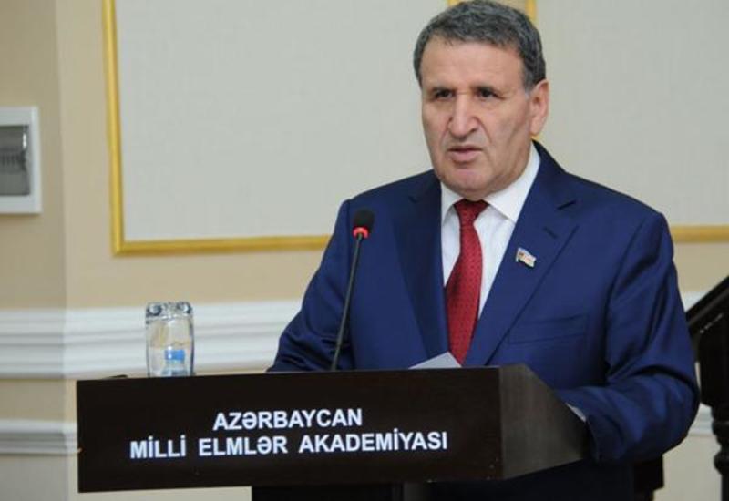 Вице-президент АН Азербайджана пожаловался на нарушения трудовой дисциплины