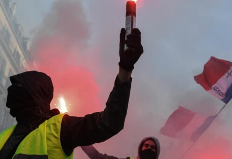 Протесты "желтых жилетов" во Франции: количество приговоров демонстрантам растет
