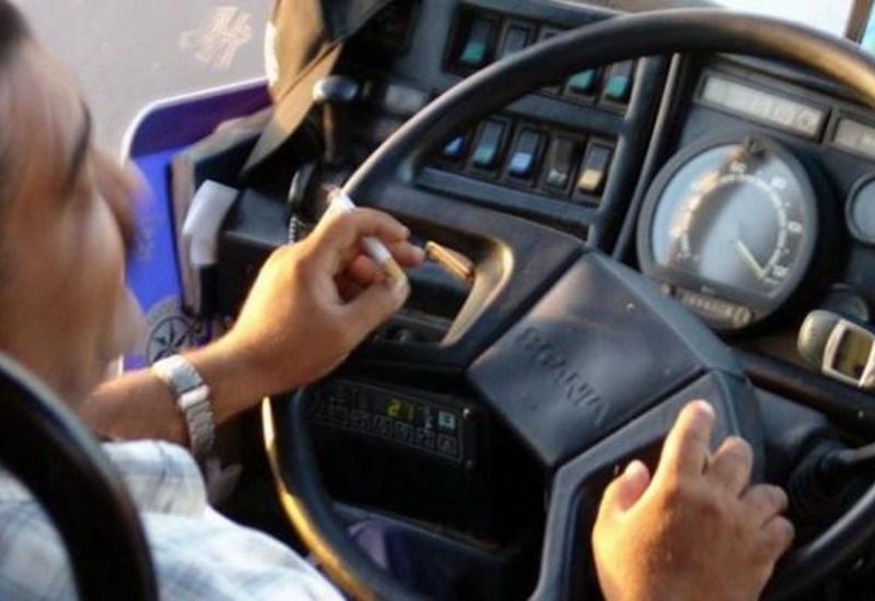 В Баку пассажиры смогут сами штрафовать курящих водителей автобусов