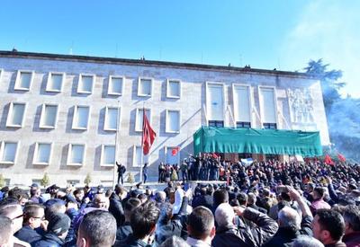 Из-за протестов в Албании пострадали двое полицейских и шесть демонстрантов