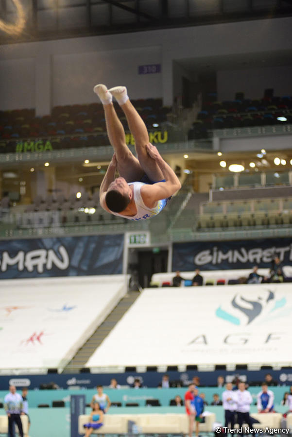 В Баку проходит первый день соревнований Кубка мира по прыжкам на батуте и тамблингу