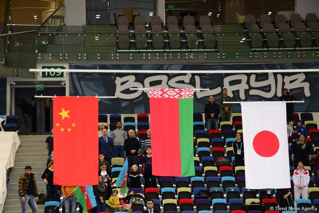 В Баку состоялась церемония награждения победителей и призеров в индивидуальной программе по прыжкам на батуте в рамках Кубка мира