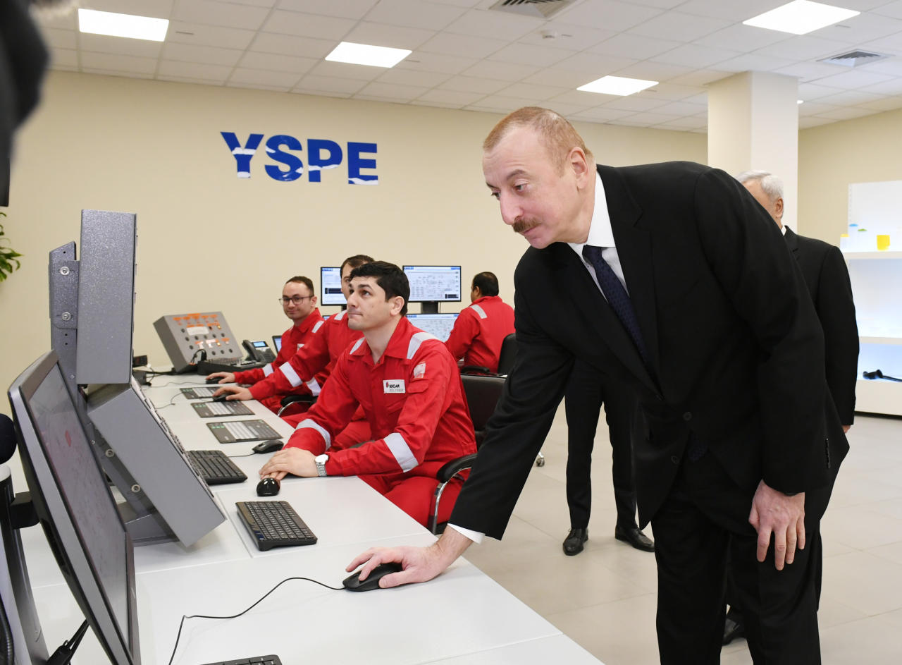 Президент Ильхам Алиев принял участие в открытии в Сумгайыте завода по производству полиэтилена высокой плотности «SOCAR Polymer»