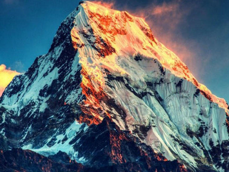 Dünyanın ən hündür zirvəsi Everest deyilmiş