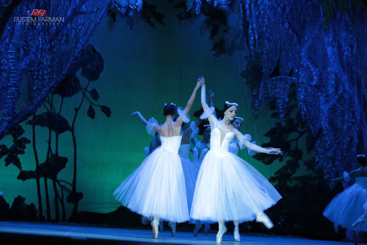 В Баку с успехом прошел показ балета "Жизель" в исполнении солистов из Украины