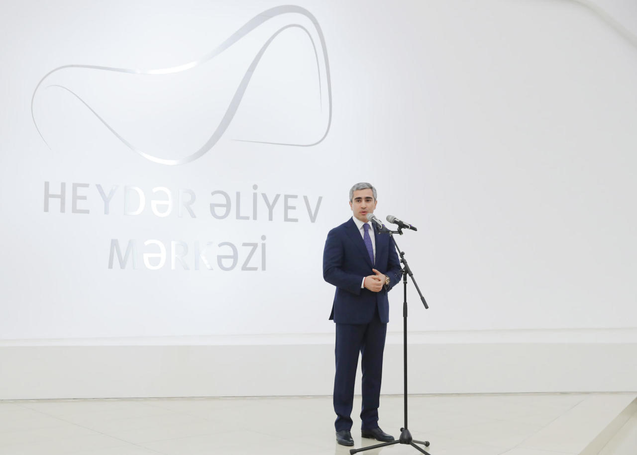 Вице-президент Фонда Гейдара Алиева Лейла Алиева приняла участие в открытии выставки российских художников-авангардистов в Баку