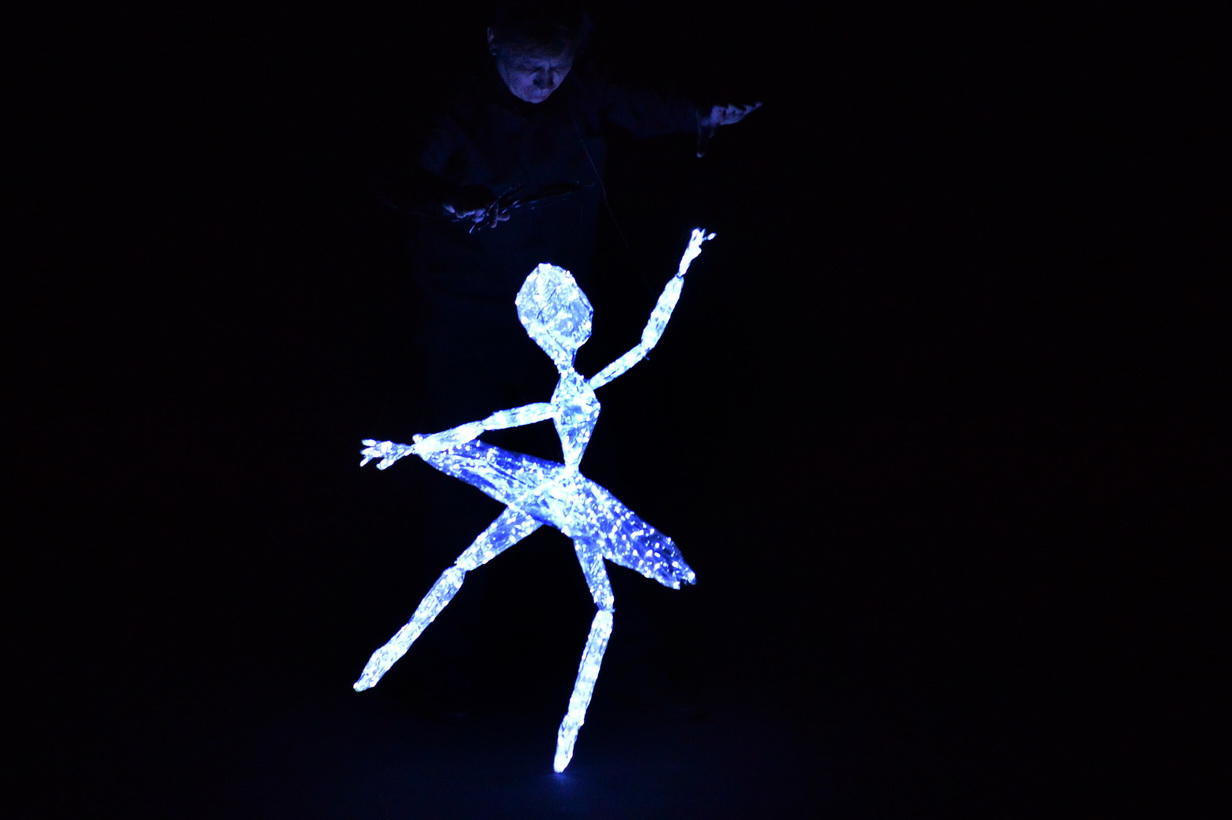 Во Дворце Гейдара Алиева впервые было представлено интерактивное представление световых кукол