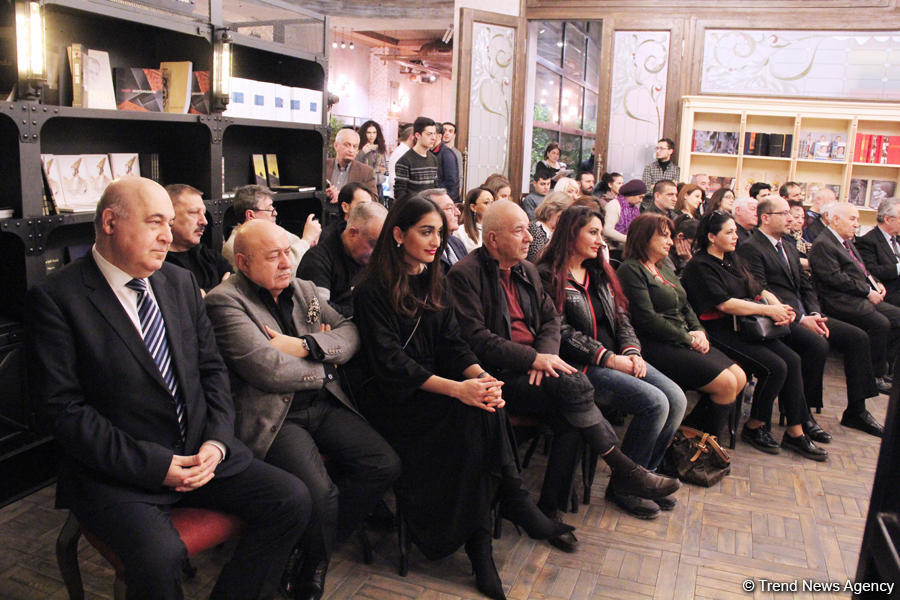 В Бакинском книжном центре прошла встреча с Натигом Расулзаде