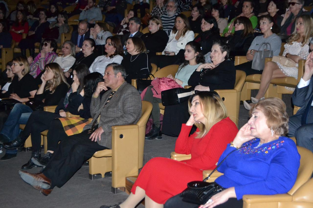 В Центре мугама показали спектакль «Рог носорога» по произведению Магсуда Ибрагимбекова