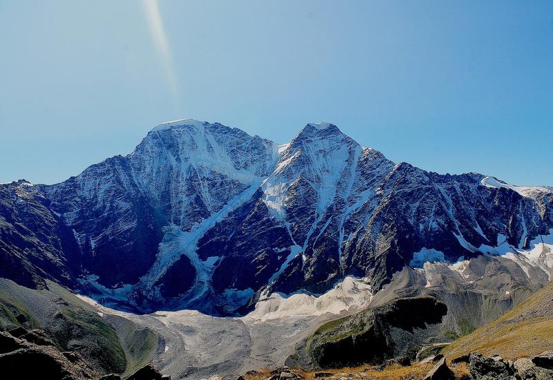 Очевидец снял обрушение ледника на Эльбрусе