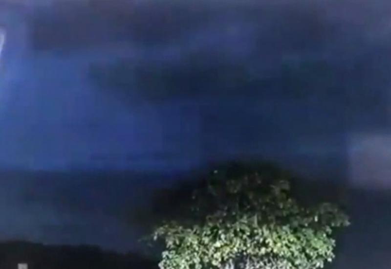 Австралийские полицейские «поймали» парящий в небе НЛО