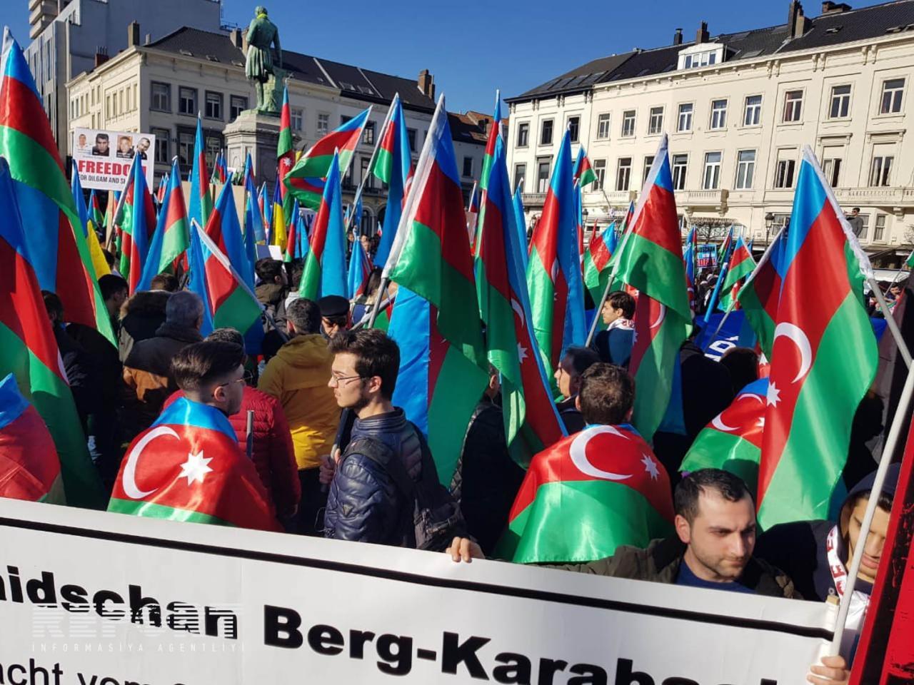 Массовый митинг азербайджанцев в Брюсселе