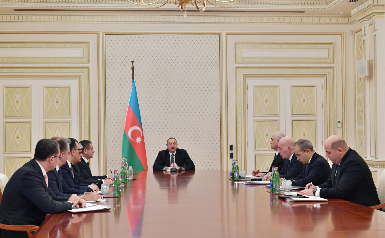 При Президенте Ильхаме Алиеве состоялось совещание по экономическим и социальным вопросам