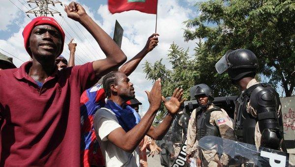 Власти Гаити из-за беспорядков вынуждены отменить ежегодный карнавал