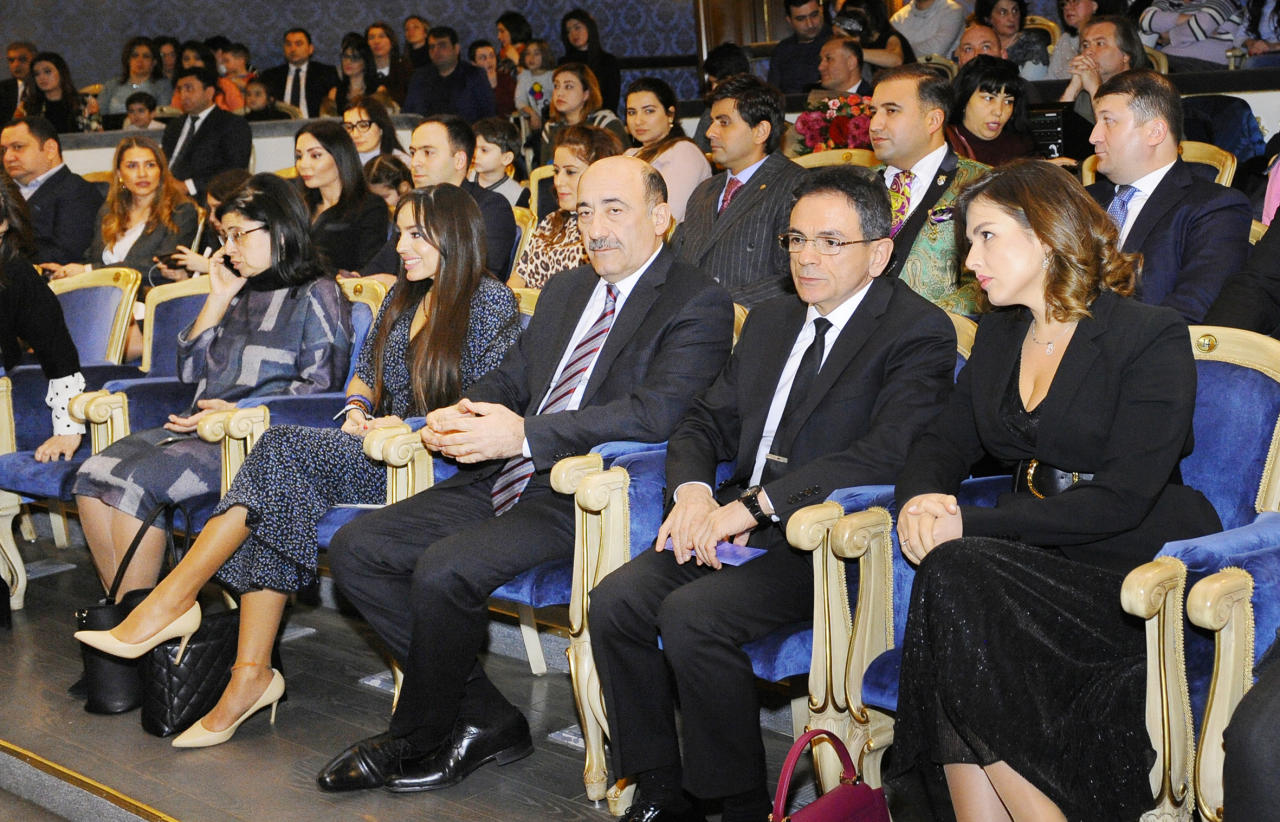Вице-президент Фонда Гейдара Алиева Лейла Алиева посмотрела премьеру спектакля «Маленький принц»