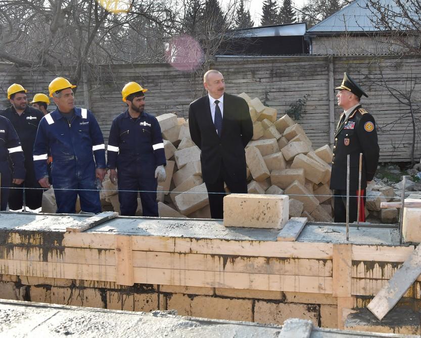 Президент Ильхам Алиев на месте ознакомился с работой по ликвидации последствий землетрясения в Агсу