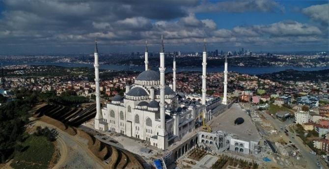 В Стамбуле открылась самая большая в мире мечеть