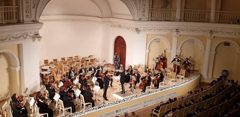В Филармонии прошел великолепный концерт скрипача-виртуоза Эльвина Ганиева - ФОТО