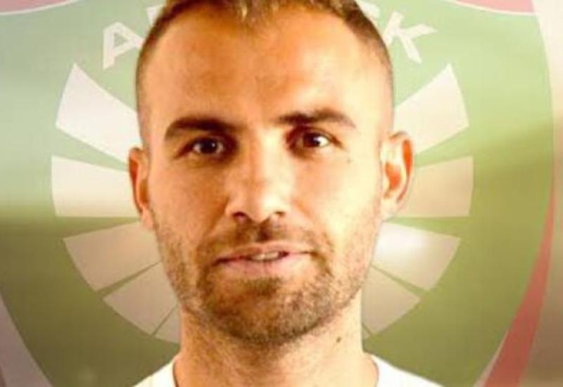 Турецкий футболист пожизненно дисквалифицирован за атаку соперников с лезвием
