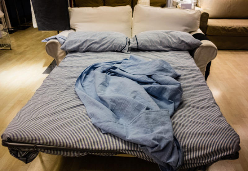 Почему опасно спать на диван-кровати
