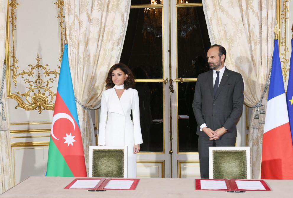 Первый вице-президент Мехрибан Алиева встретилась в Париже с премьер-министром Франции