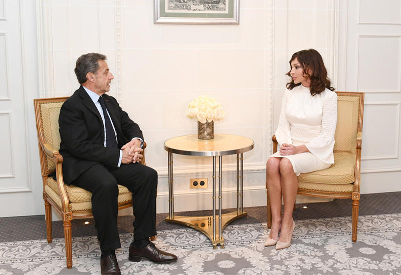 Первый вице-президент Мехрибан Алиева провела встречу с экс-президентом Франции