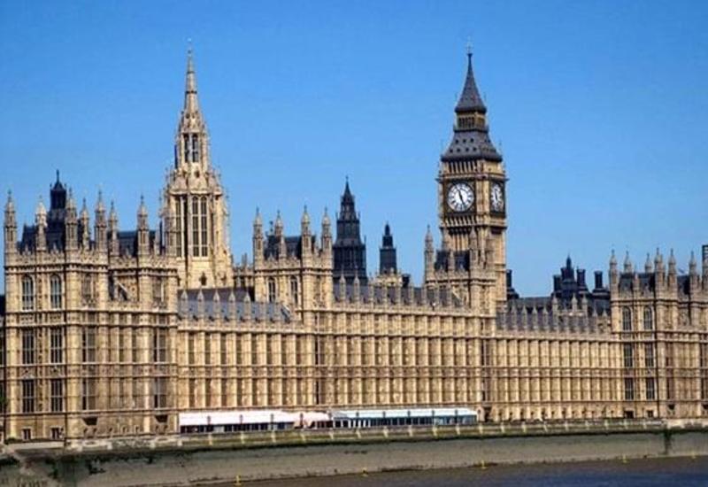 В этот день британский парламент рассмотрит поправку о продлении переговоров с ЕС