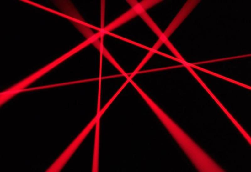 Ученые объяснили нелинейный эффект пространственной самоорганизации лазера
