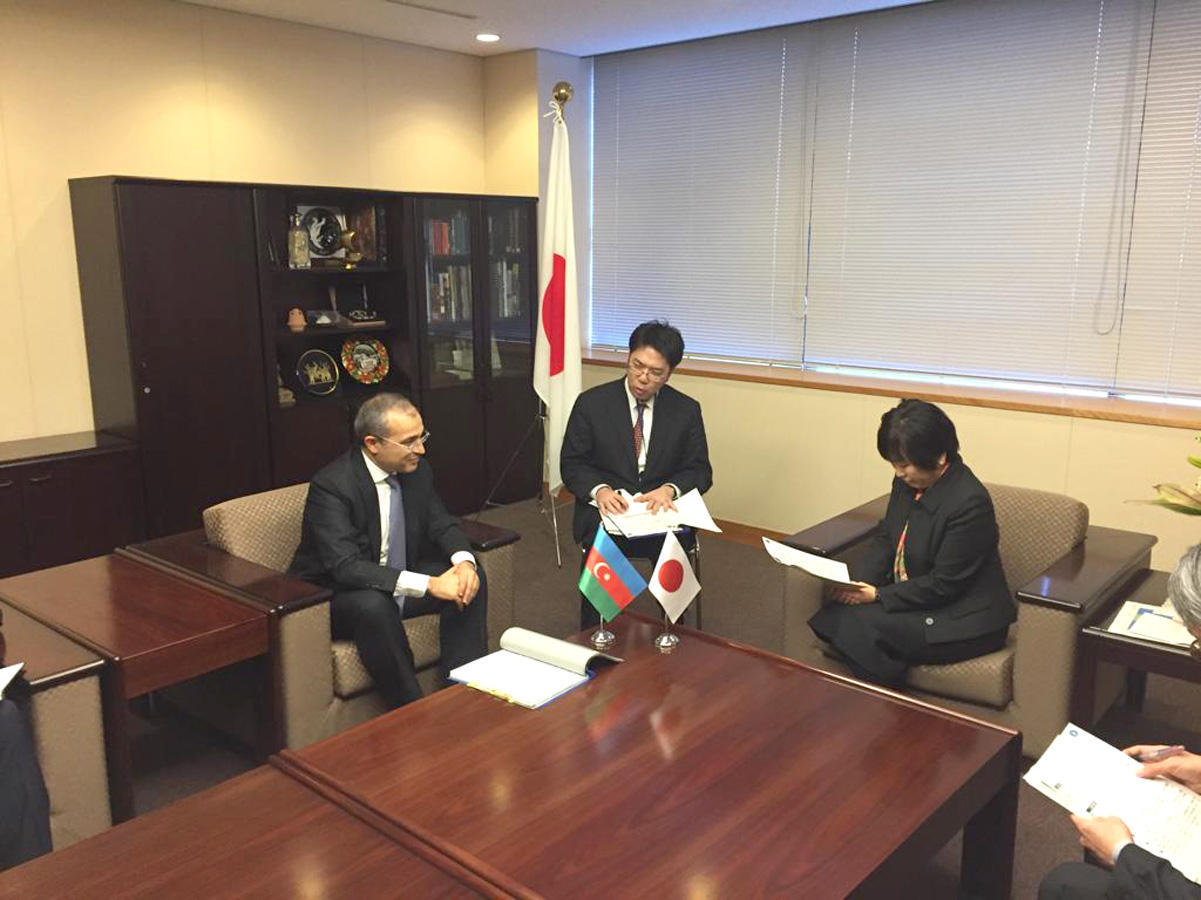 Микаил Джаббаров на переговорах с главой МИД Японии