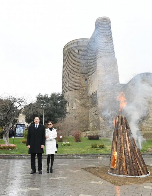 Президент Азербайджана Ильхам Алиев и Первая леди Мехрибан Алиева приняли участие во всенародных празднествах по случаю Новруза