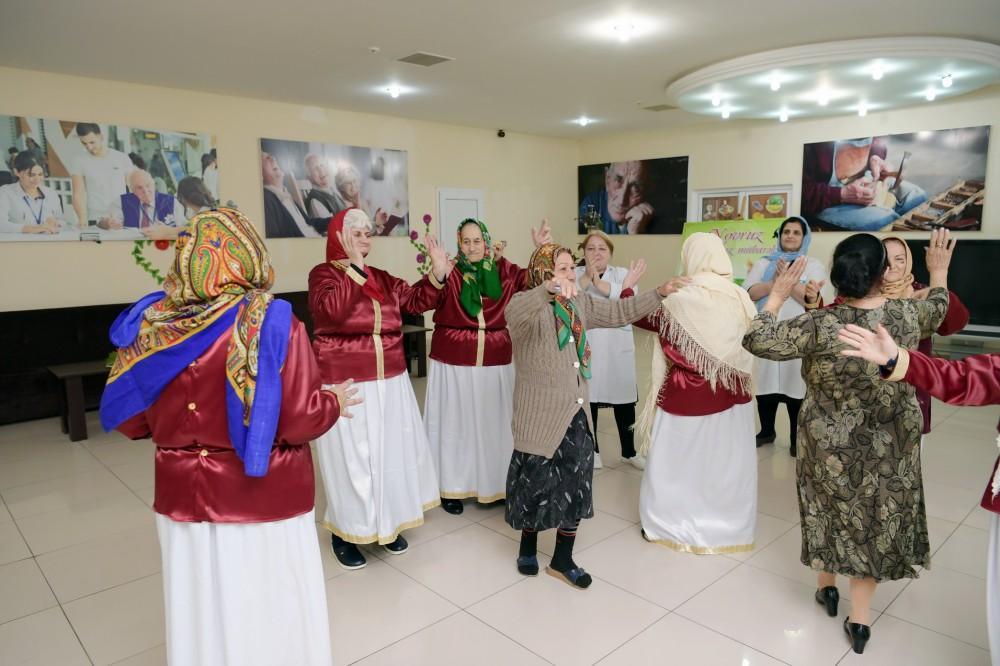 Фонд Гейдара Алиева провел праздничное веселье в учреждении социального обслуживания
