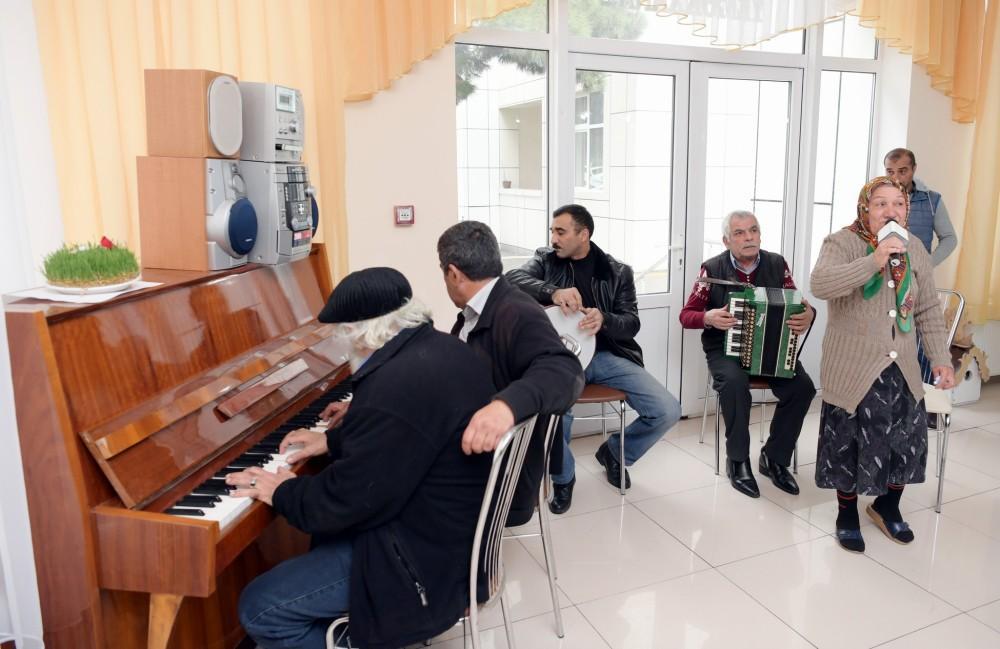Фонд Гейдара Алиева провел праздничное веселье в учреждении социального обслуживания