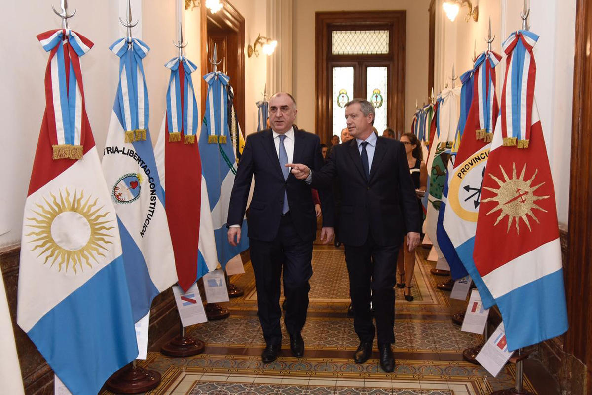 Эльмар Мамедъяров на переговорах в Аргентине