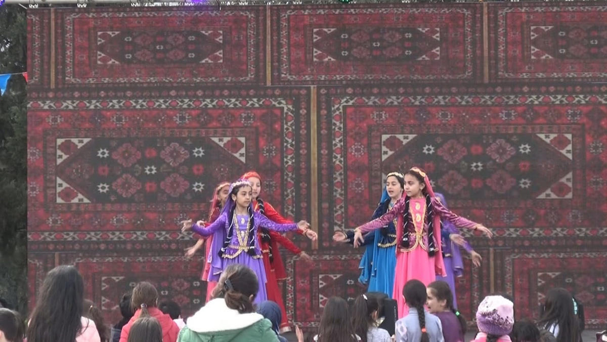 В Баку торжественно отметили Новруз