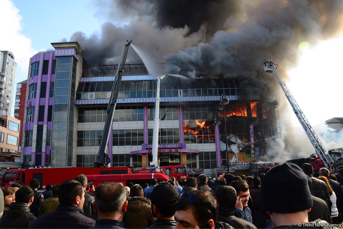 Последние данные о сильном пожаре в Баку