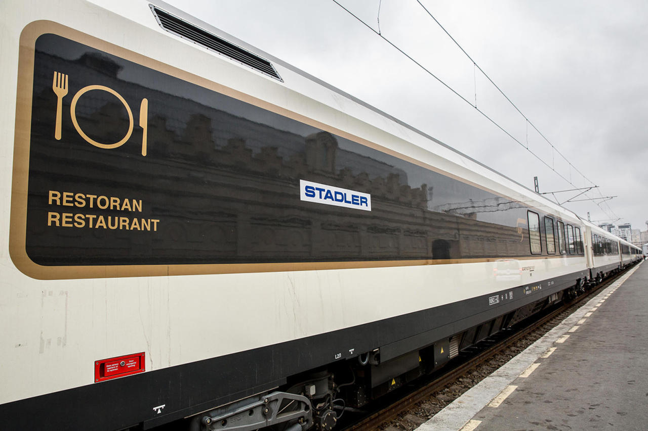 В Баку прибыл первый люксовый поезд из Турции