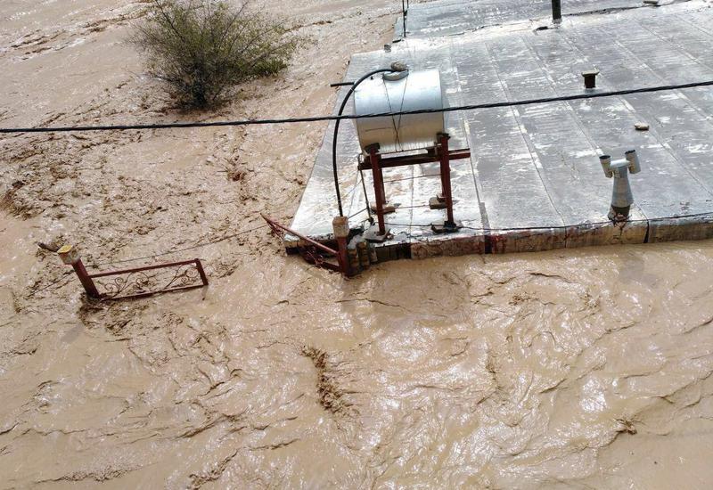 Наводнения в Иране: Эвакуированы десятки тысяч человек