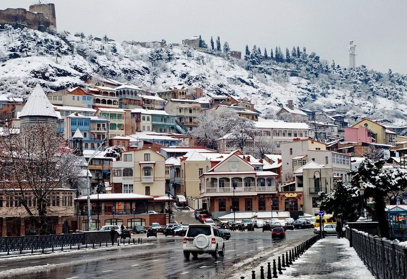 В Тбилиси пошел снег в разгар весны