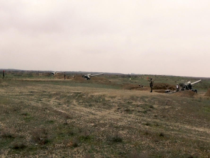 Боевые стрельбы азербайджанской армии в прифронтовой полосе