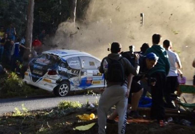Трагедия на гоночной трассе в Швеции: автомобиль въехал в толпу