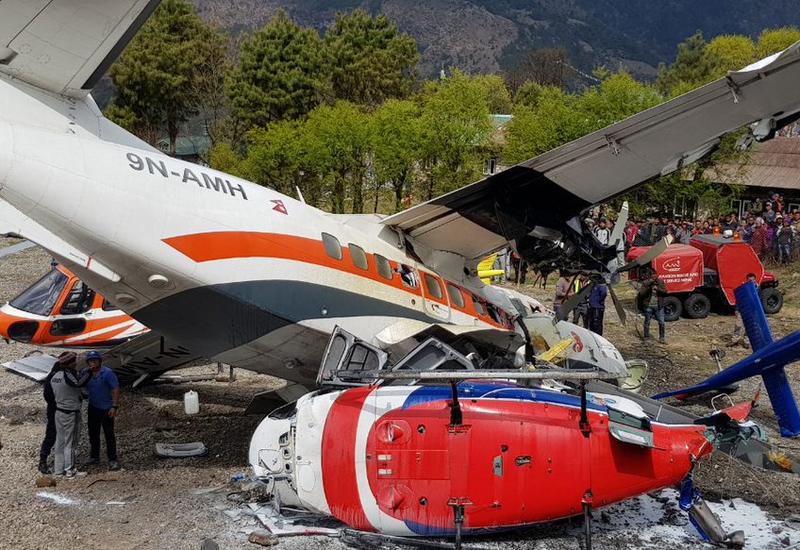 В аэропорту Непала самолет столкнулся с вертолетом, два человека погибли